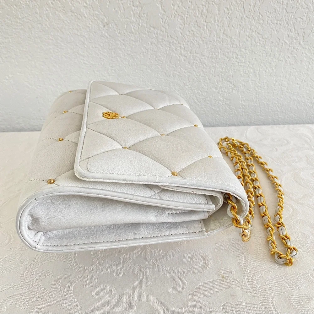 White Quilted chain strap flap Crossbody Bag